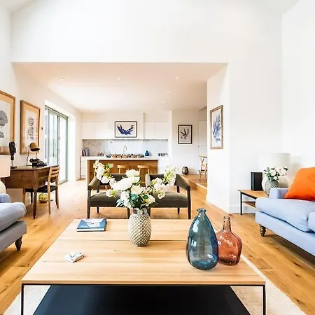 Luxury Barn Conversion With Sea And Bay Views Flushing